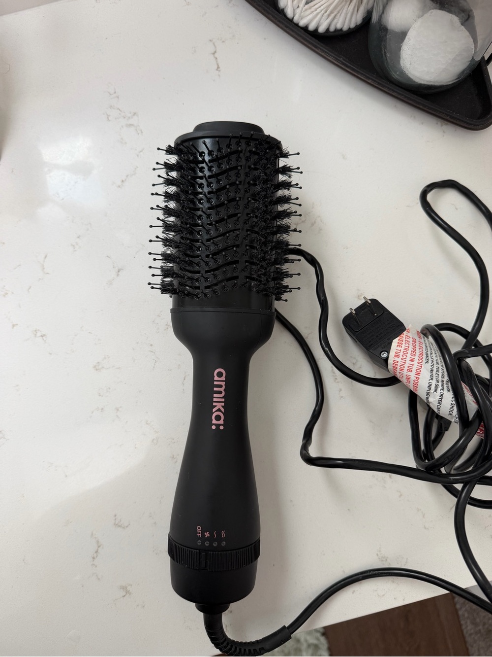 amika Black and Pink One-Step Hot Air Round Brush